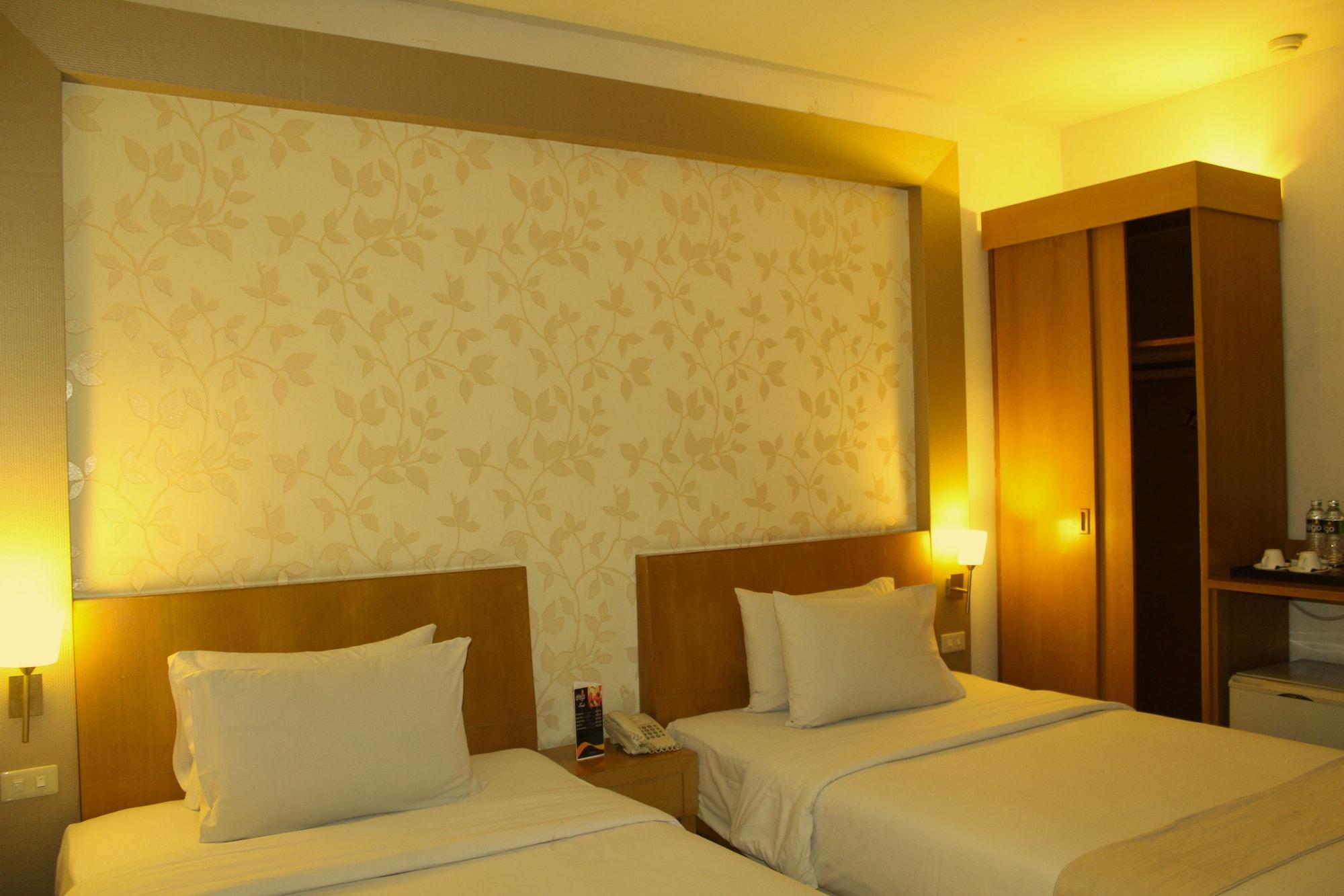Drego Hotel Pekanbaru Exterior photo